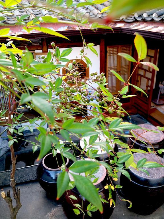 Vine Hanok Guesthouse Сеул Экстерьер фото