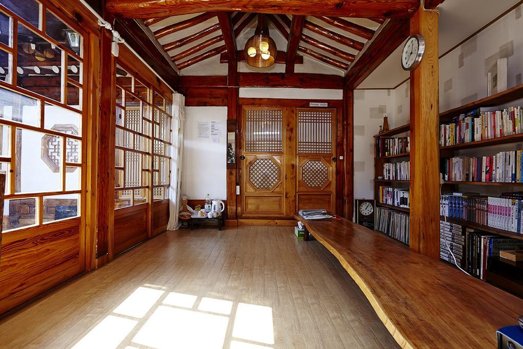 Vine Hanok Guesthouse Сеул Номер фото