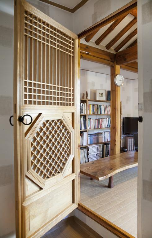 Vine Hanok Guesthouse Сеул Экстерьер фото