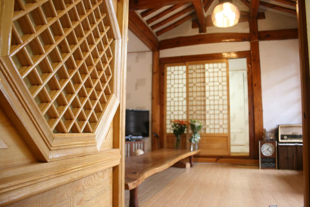 Vine Hanok Guesthouse Сеул Номер фото