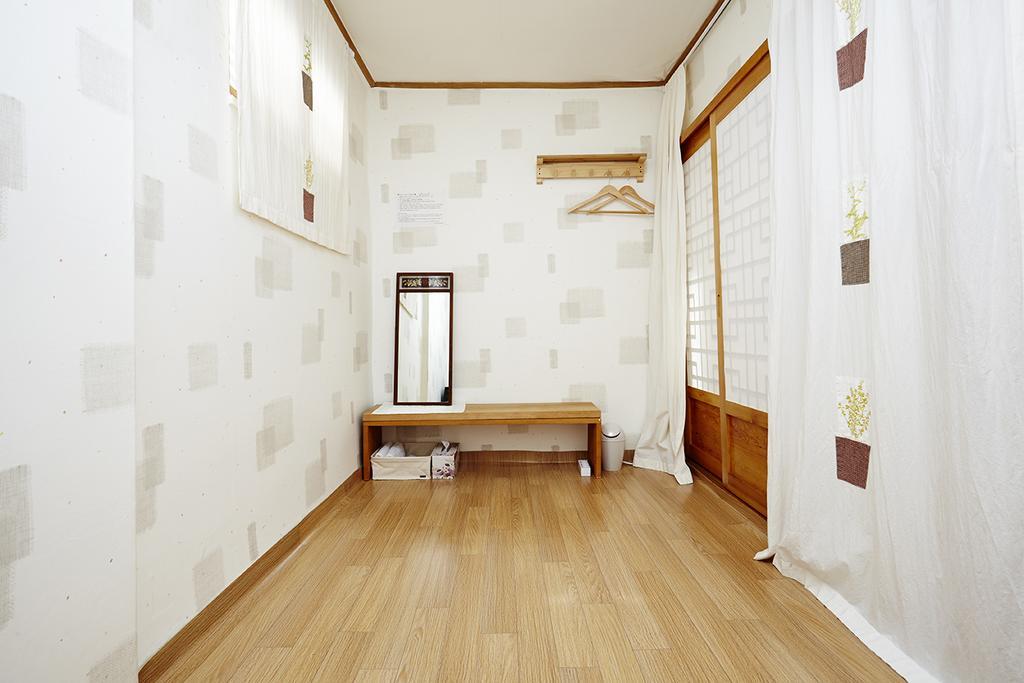 Vine Hanok Guesthouse Сеул Номер фото