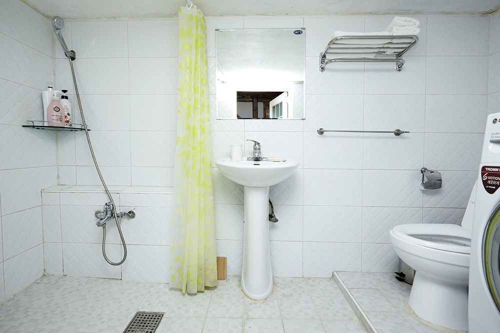 Vine Hanok Guesthouse Сеул Экстерьер фото
